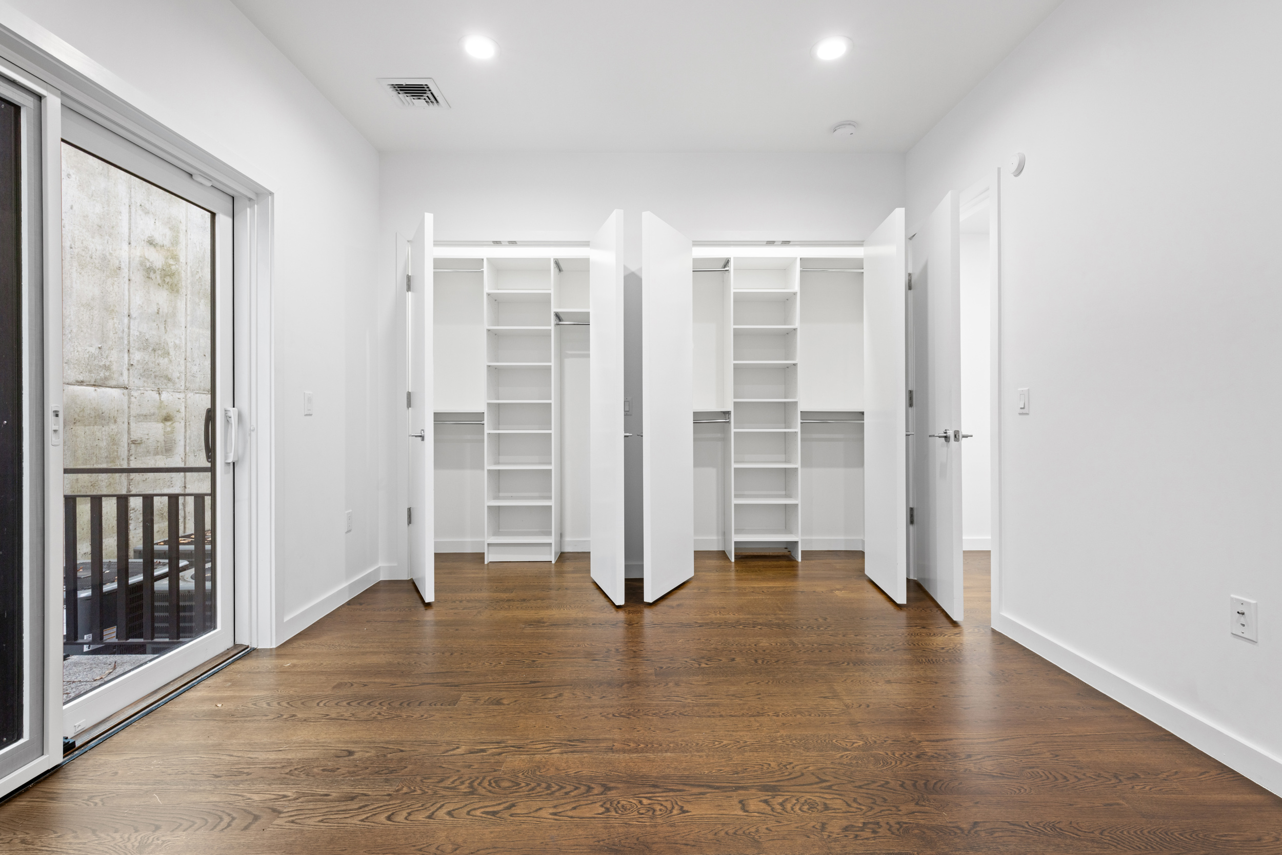 712 Undercliff Avenue, Edgewater, NJ, 07020 - 物件實景