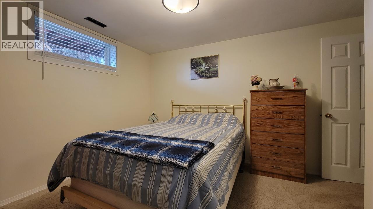 KAMLOOPS, British Columbia, V2H 1S7, CA, 4 Bedrooms Bedrooms, ,3 BathroomsBathrooms,Residential,For Sale,1949543