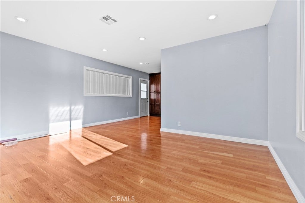 Sun Valley, California, 91352, United States, 5 Bedrooms Bedrooms, ,3 BathroomsBathrooms,Residential,For Sale,1987876