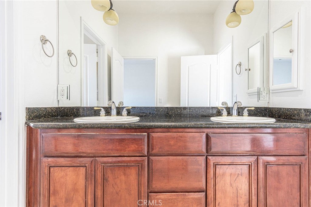 Apple Valley, California, 92307, United States, 5 Bedrooms Bedrooms, ,5 BathroomsBathrooms,Residential,For Sale,2025111