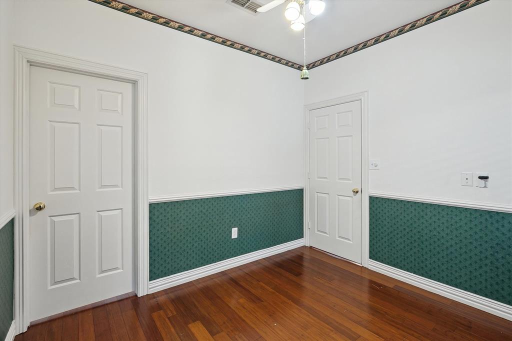 Denton, Texas, 76205, United States, 4 Bedrooms Bedrooms, ,4 BathroomsBathrooms,Residential,For Sale,1915796