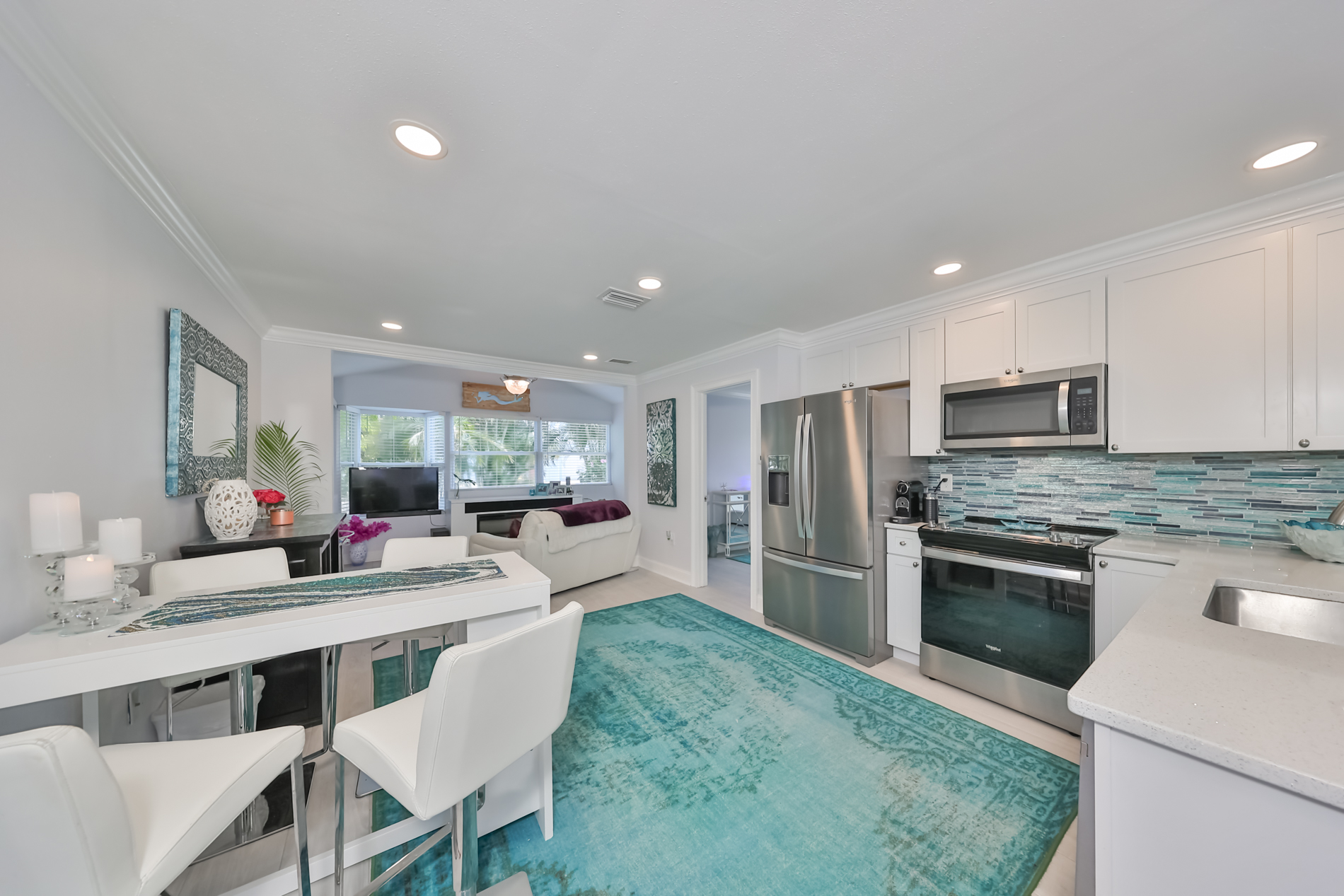 Madeira Beach, Florida, 33708, United States, 2 Bedrooms Bedrooms, ,2 BathroomsBathrooms,Residential,For Sale,1977709