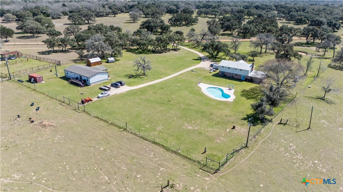 Hallettsville, Texas, 77964, United States, 4 Bedrooms Bedrooms, ,3 BathroomsBathrooms,Residential,For Sale,1988312