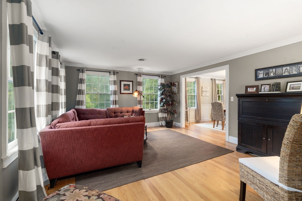 Medfield, Massachusetts, 02052, United States, 3 Bedrooms Bedrooms, ,3 BathroomsBathrooms,Residential,For Sale,1991365