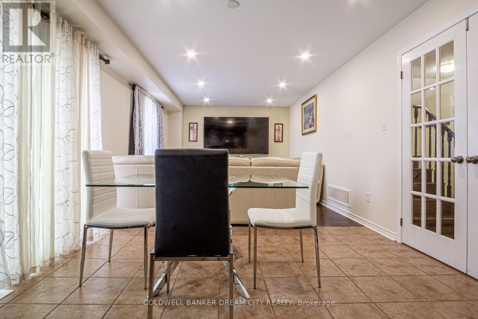 BRANTFORD, Ontario, N3T 0E6, CA, 3 Bedrooms Bedrooms, ,2 BathroomsBathrooms,Residential,For Sale,1903320