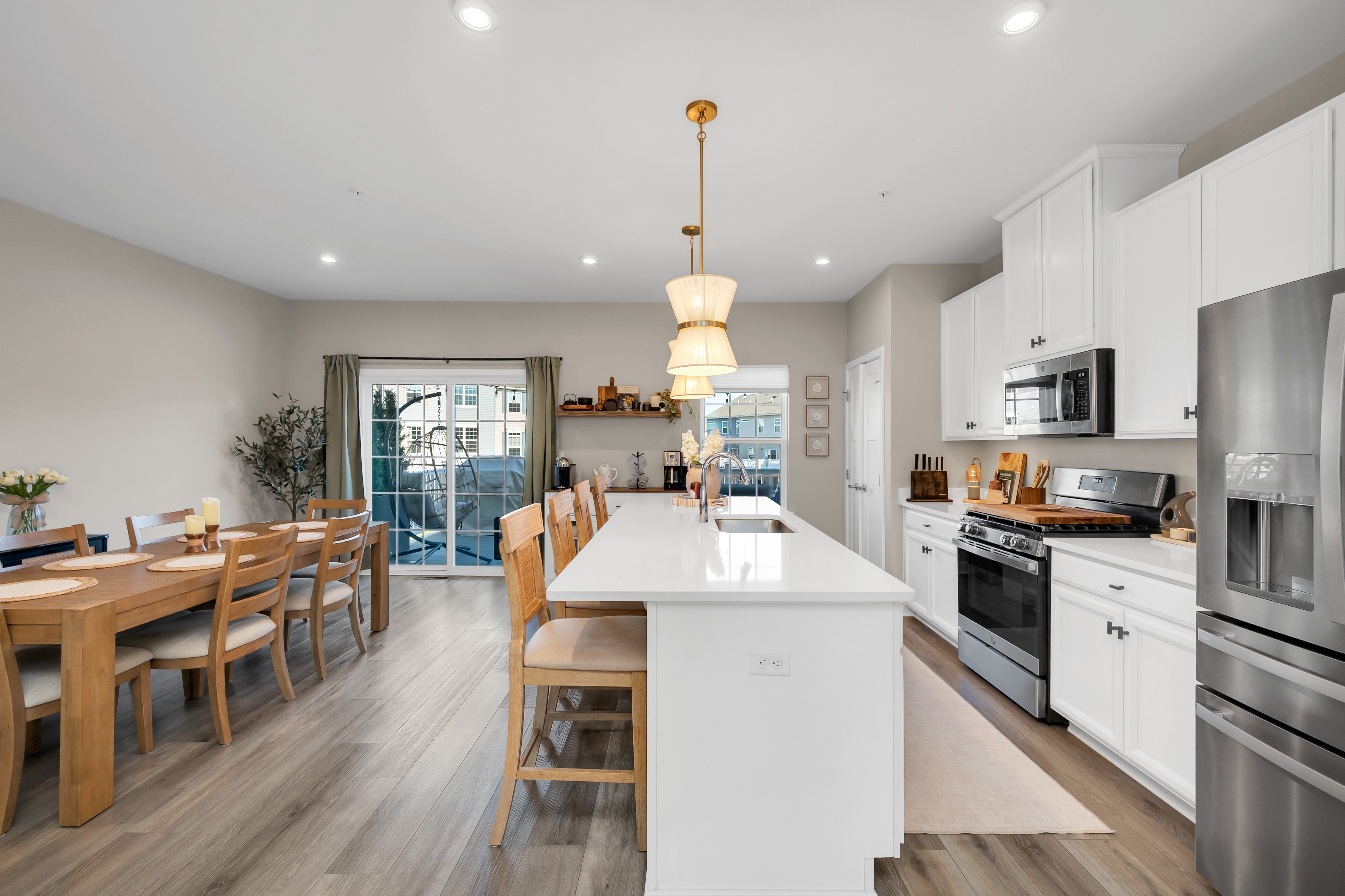  3-Bedroom, 2 full & 2 ½-Bath Townhome at Anchors @Glassworks - 物件實景