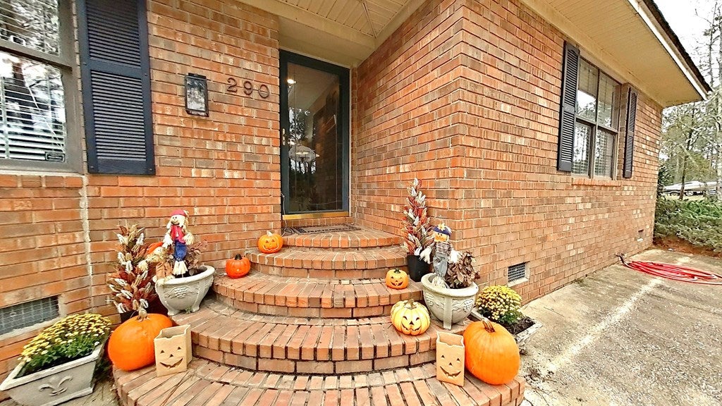 Bainbridge, Georgia, 39817, United States, 4 Bedrooms Bedrooms, ,4 BathroomsBathrooms,Residential,For Sale,1988533