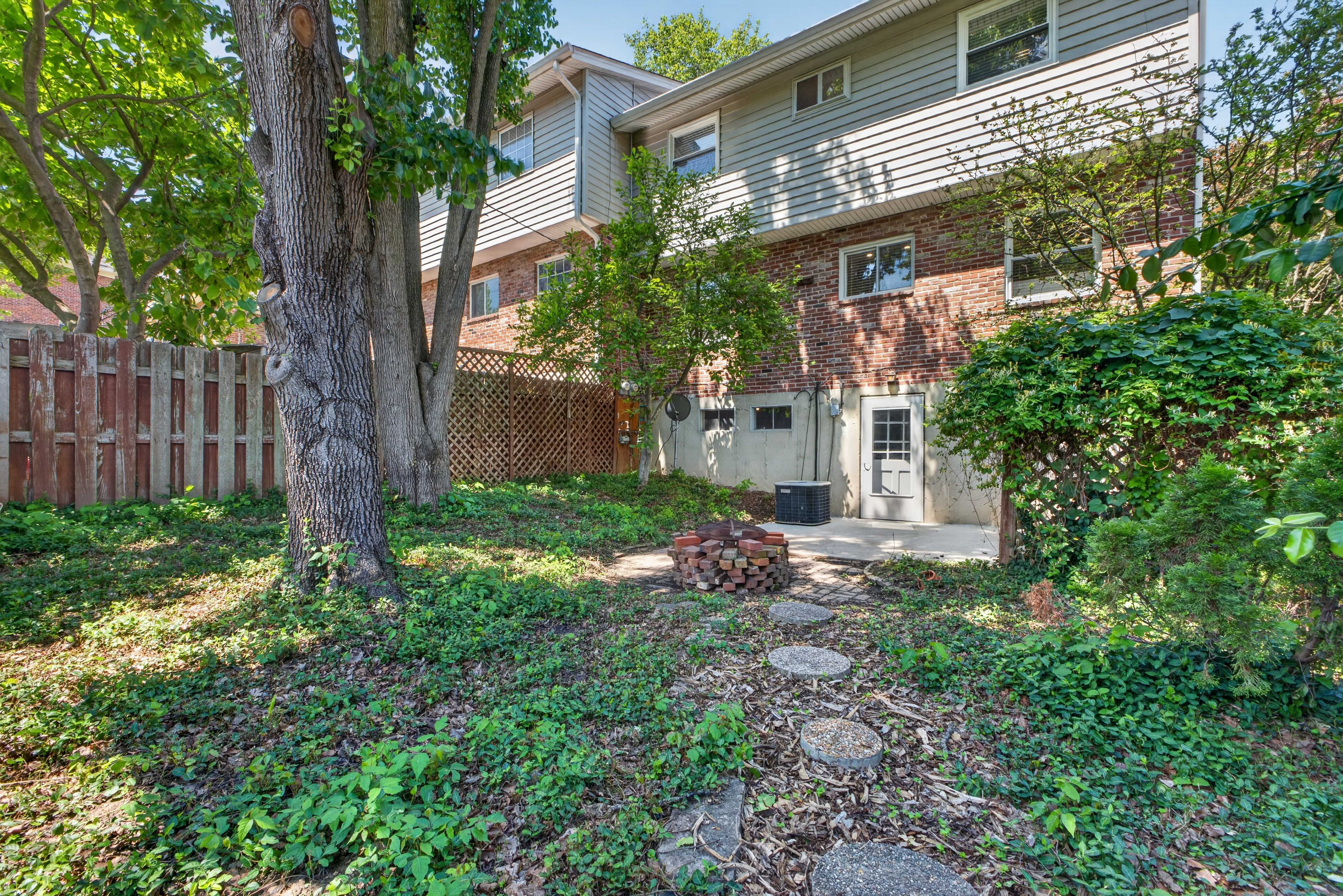  Well maintained condo in the desirable Parkway School District - 物件實景