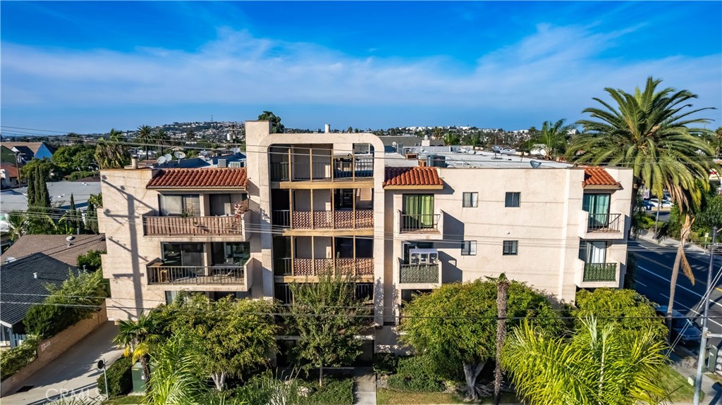 Long Beach, California, 90814, United States, 2 Bedrooms Bedrooms, ,1 BathroomBathrooms,Residential,For Sale,1989158