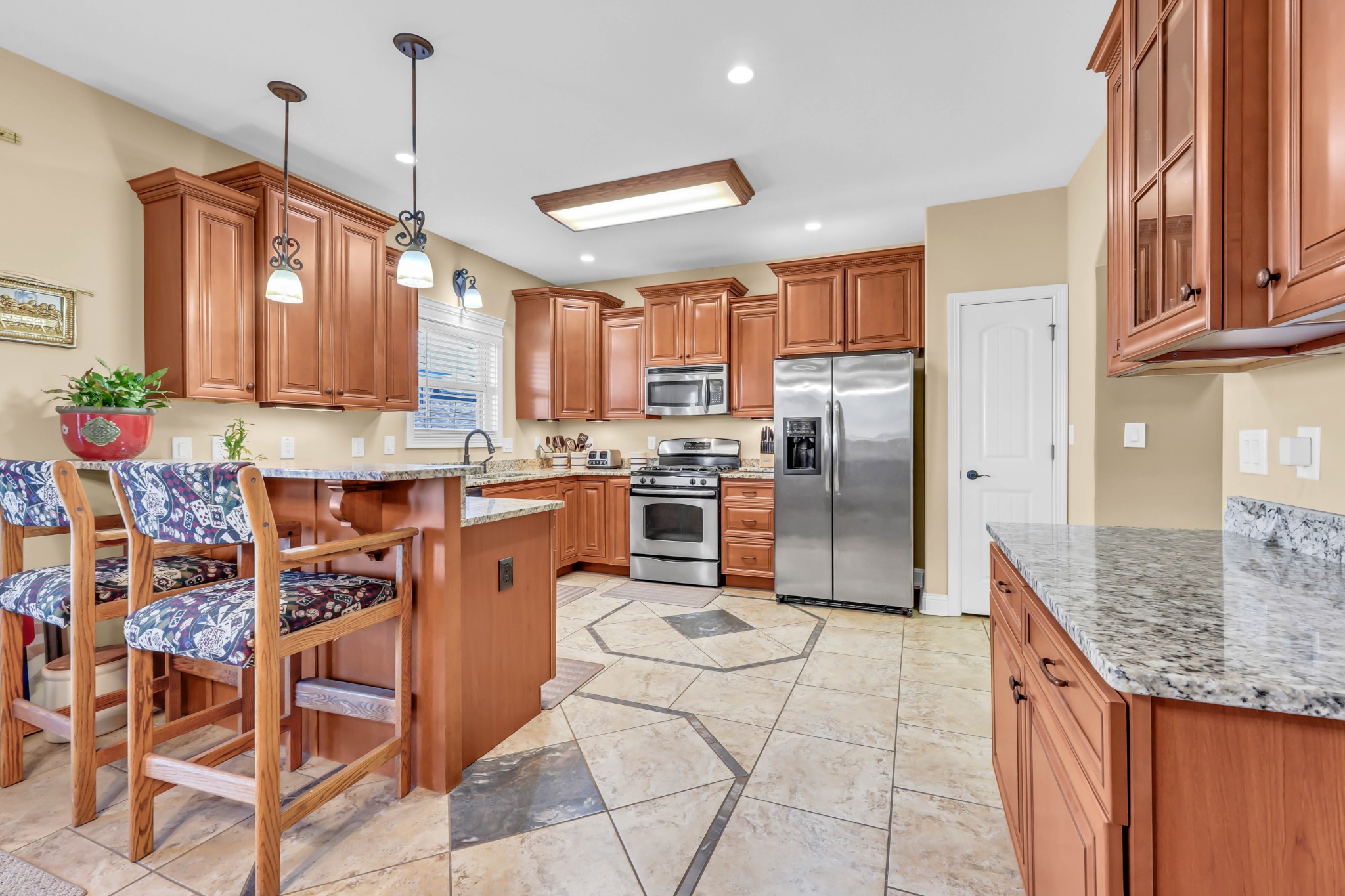 Clarksville, Tennessee, 37043, United States, 3 Bedrooms Bedrooms, ,4 BathroomsBathrooms,Residential,For Sale,1980733