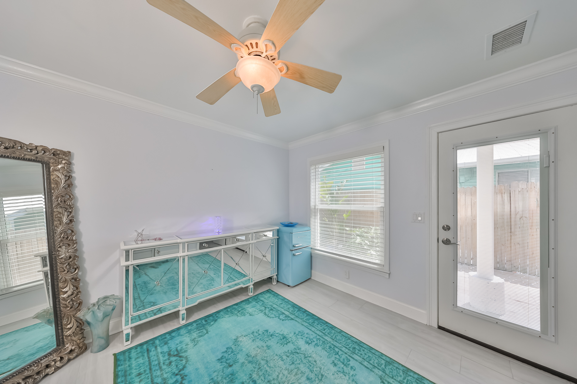 Madeira Beach, Florida, 33708, United States, 2 Bedrooms Bedrooms, ,2 BathroomsBathrooms,Residential,For Sale,1977709