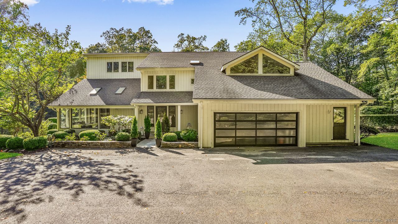 Westport, Connecticut, 06880, United States, 4 Bedrooms Bedrooms, ,4 BathroomsBathrooms,Residential,For Sale,1991642