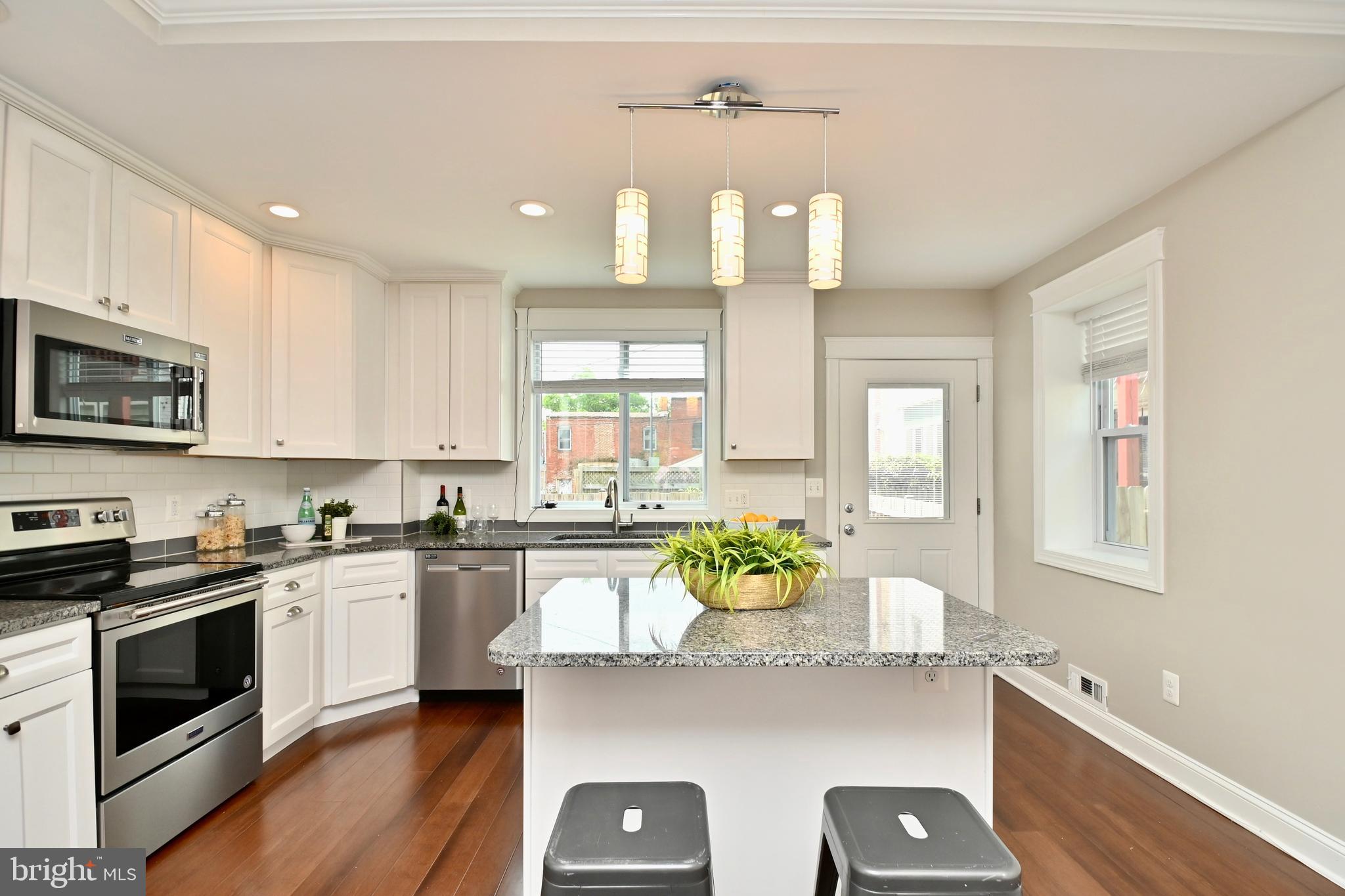 Washington, District of Columbia, 20002, United States, 3 Bedrooms Bedrooms, ,4 BathroomsBathrooms,Residential,For Sale,1931159