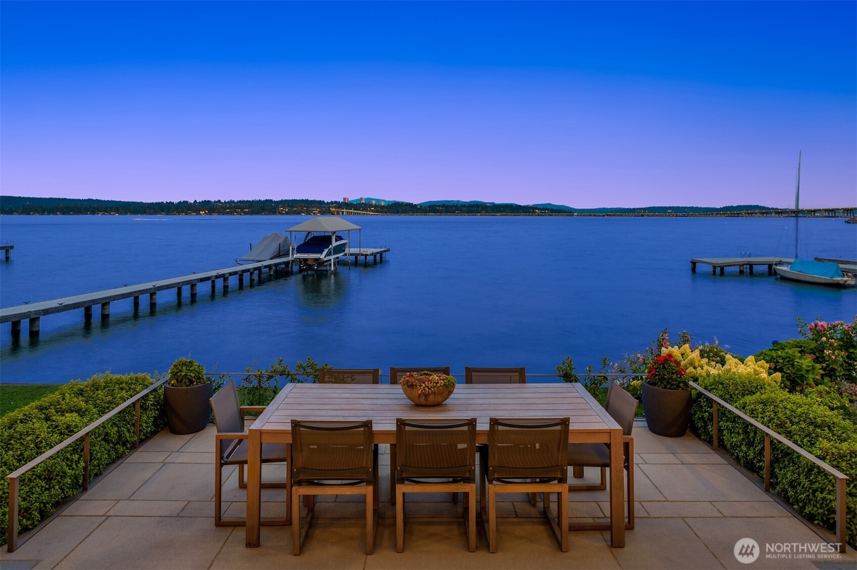 Seattle, Washington, 98105, United States, 6 Bedrooms Bedrooms, ,5 BathroomsBathrooms,Residential,For Sale,1993389