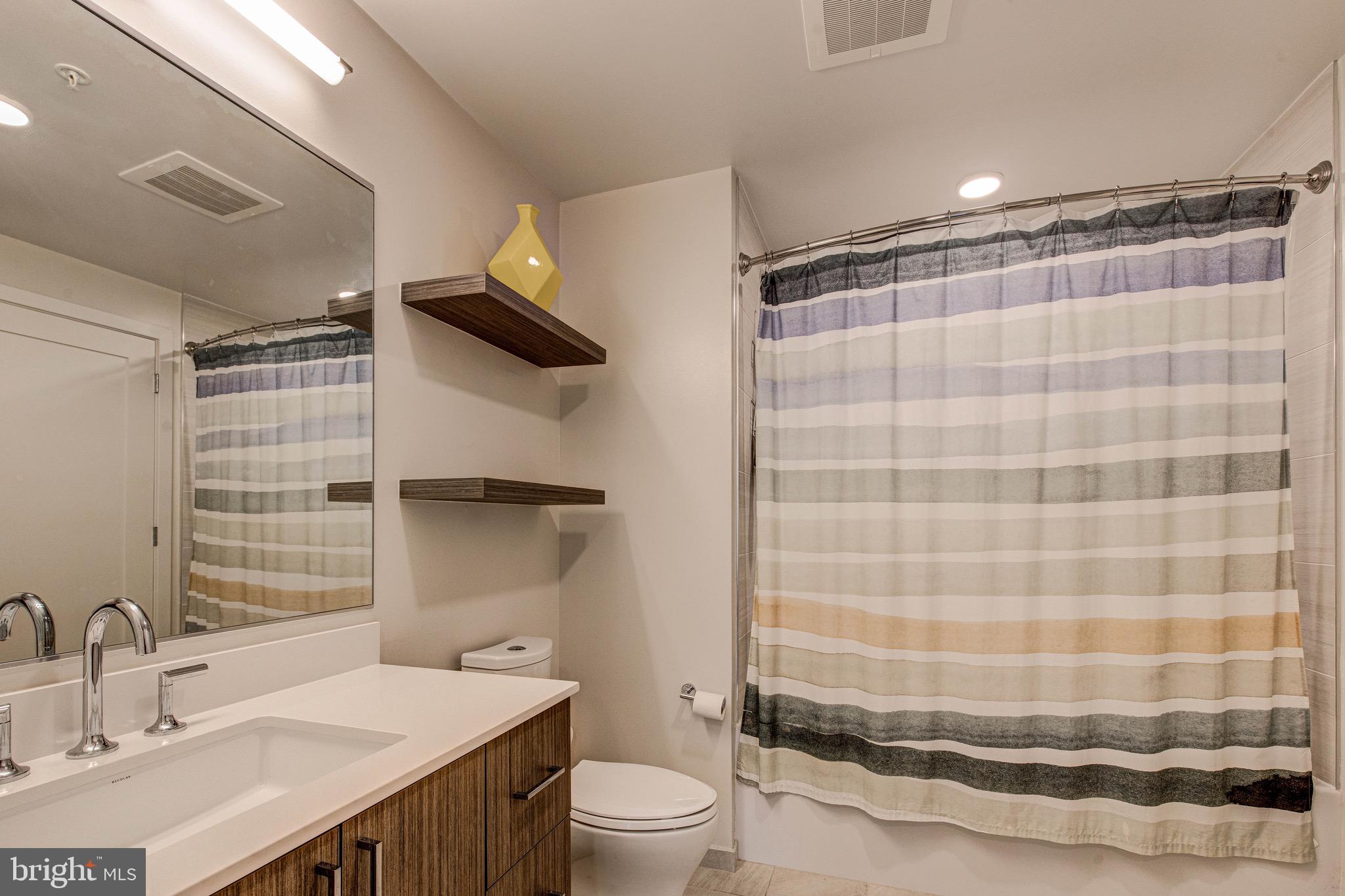 Washington, District of Columbia, 20003, United States, 2 Bedrooms Bedrooms, ,1 BathroomBathrooms,Residential,For Sale,1895194