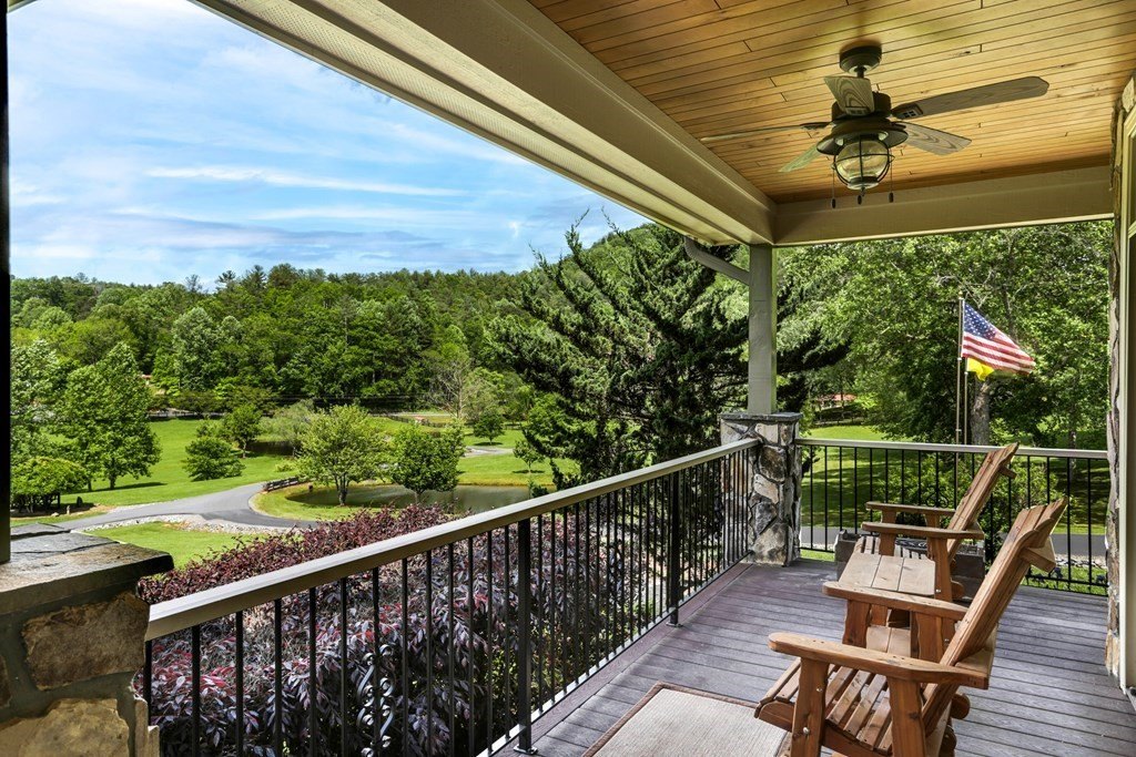 Hayesville, North Carolina, 28904, United States, 4 Bedrooms Bedrooms, ,4 BathroomsBathrooms,Residential,For Sale,1879650