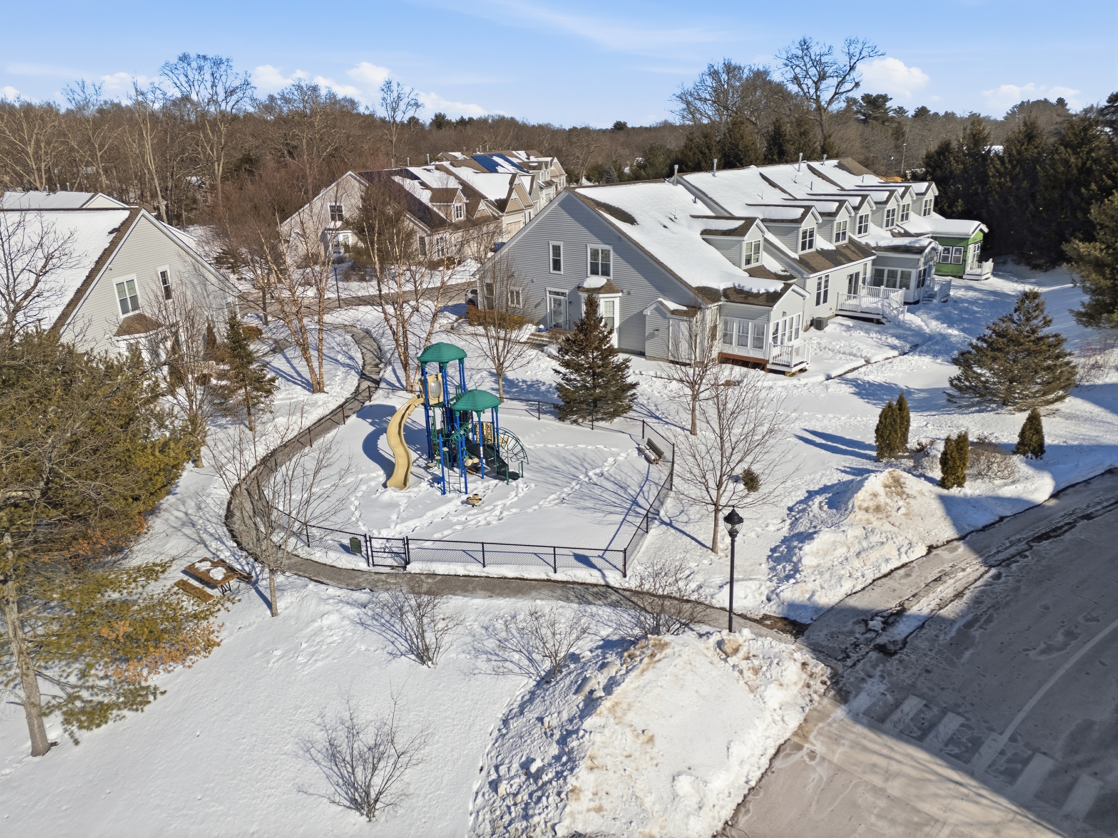 Natick, Massachusetts, 01760, United States, 2 Bedrooms Bedrooms, ,2 BathroomsBathrooms,Residential,For Sale,2015900