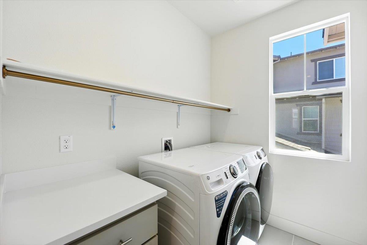 Newark, California, 94560, United States, 4 Bedrooms Bedrooms, ,4 BathroomsBathrooms,Residential,For Sale,1926207