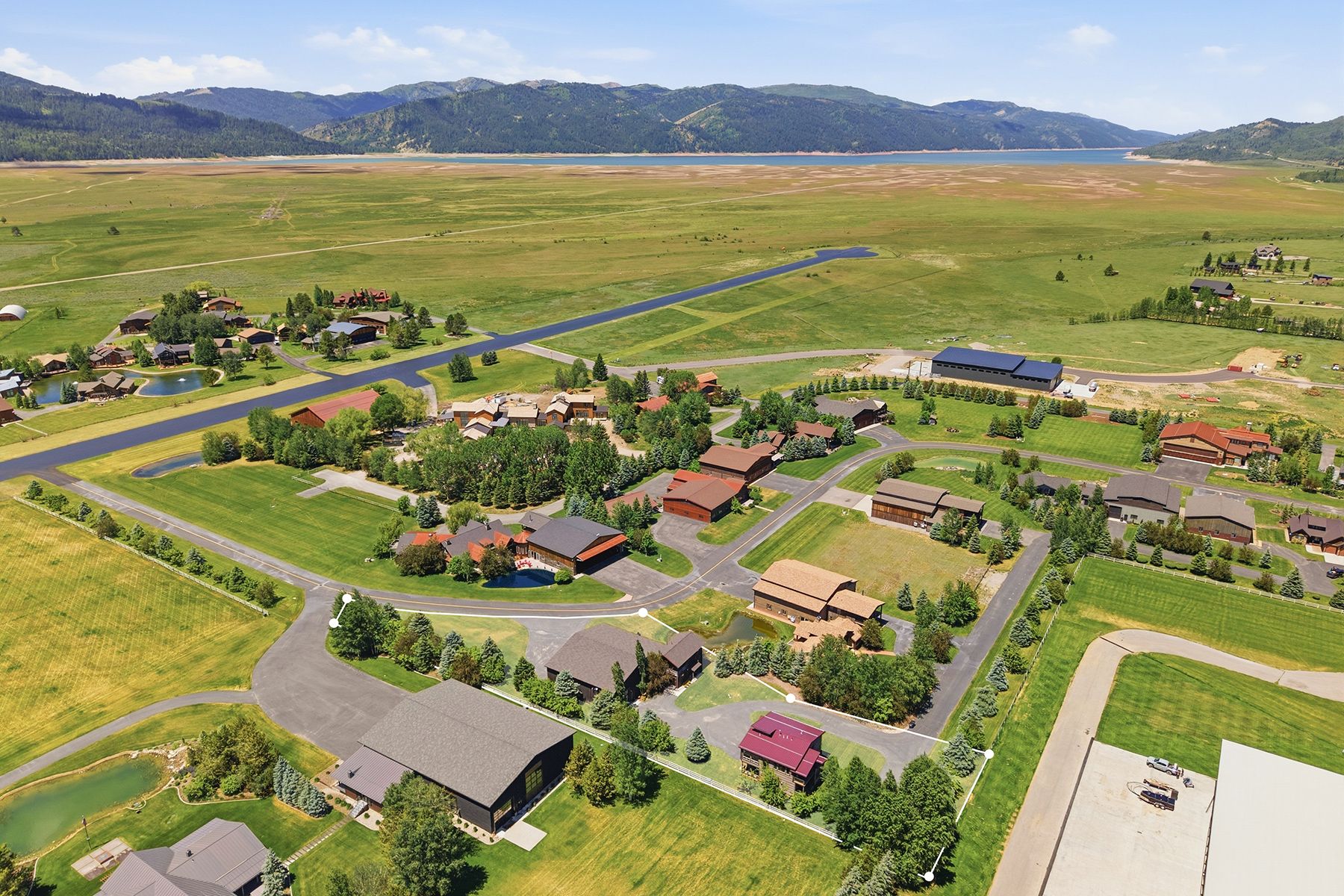  Elevated Living at Alpine Airpark - 物件實景