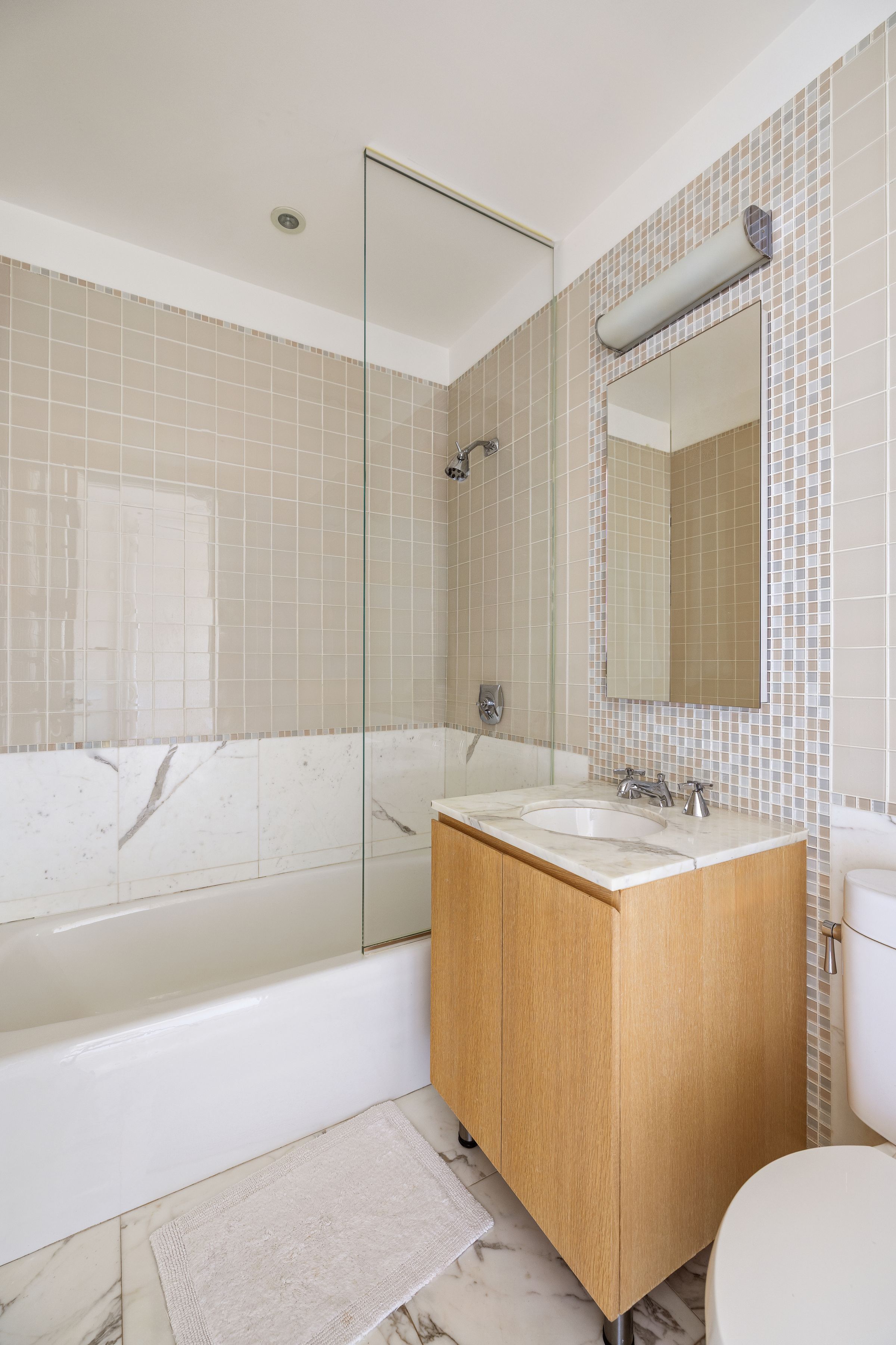  255 East 74th Street - 物件實景