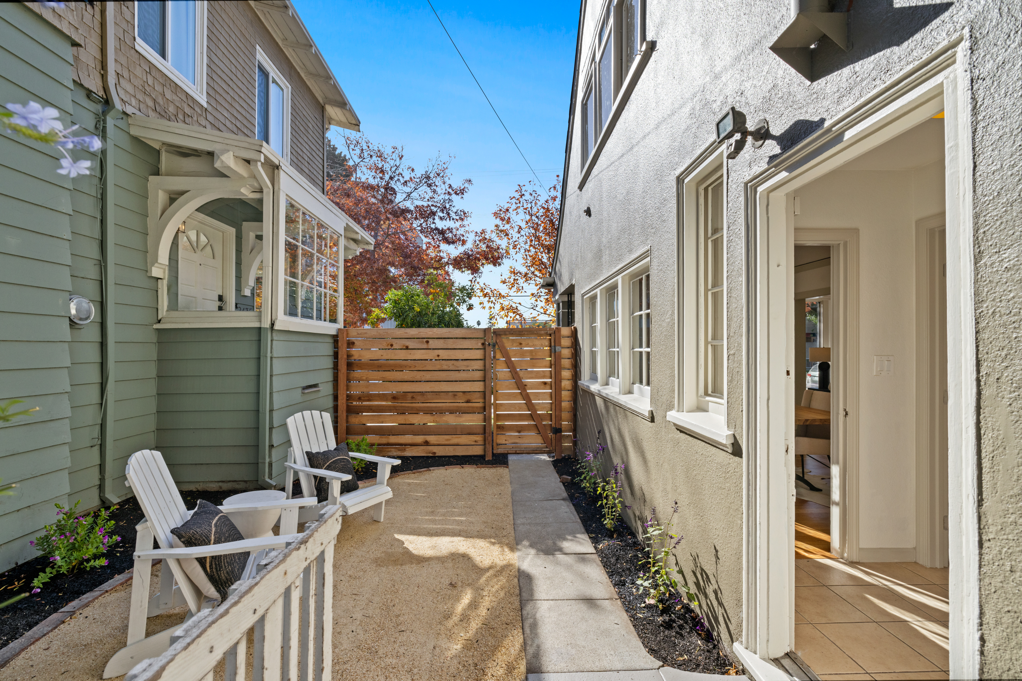  Classic Berkeley Charm Meets Versatility: Elmwood Home Plus Duplex - 物件實景