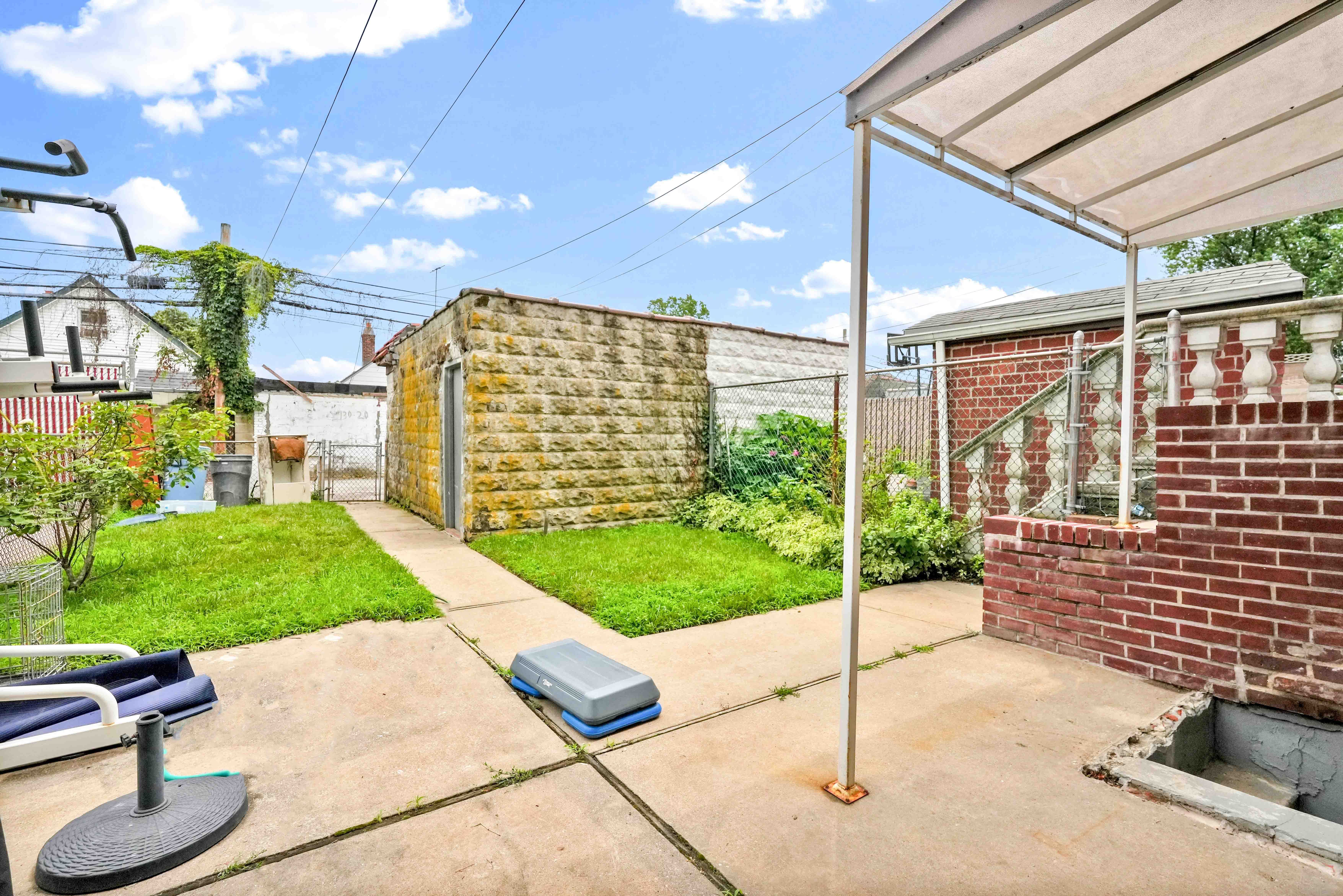 Laurelton, New York, 11413, United States, 3 Bedrooms Bedrooms, ,4 BathroomsBathrooms,Residential,For Sale,1944975