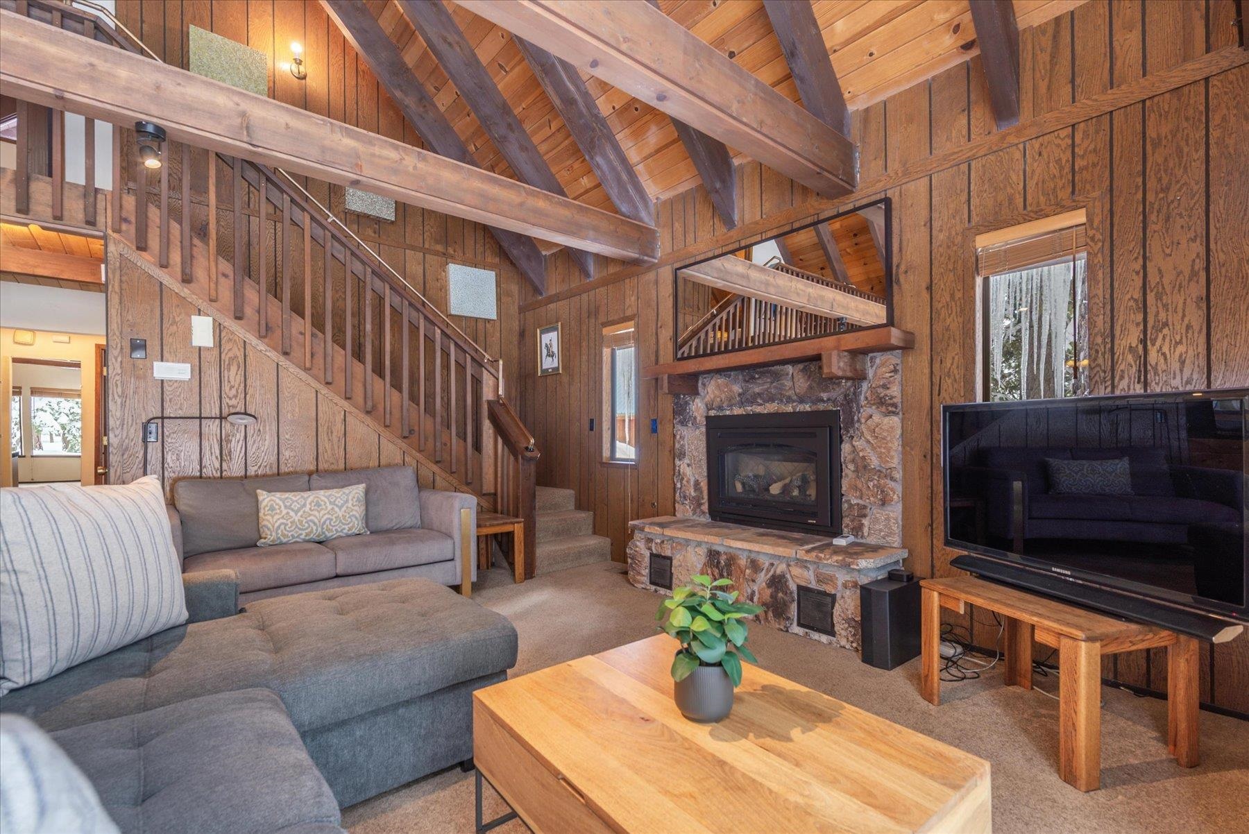 Truckee, California, 96161, United States, 3 Bedrooms Bedrooms, ,2 BathroomsBathrooms,Residential,For Sale,1761913