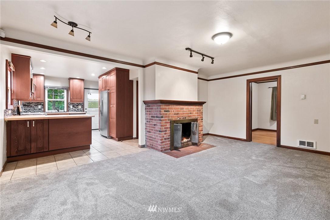 25237 68TH AVE S. (WEST VALLEY HWY), KENT, Washington, 98032, United States, 4 Bedrooms Bedrooms, ,2 BathroomsBathrooms,Residential,For Sale,25237 68TH AVE S. (WEST VALLEY HWY),1619828
