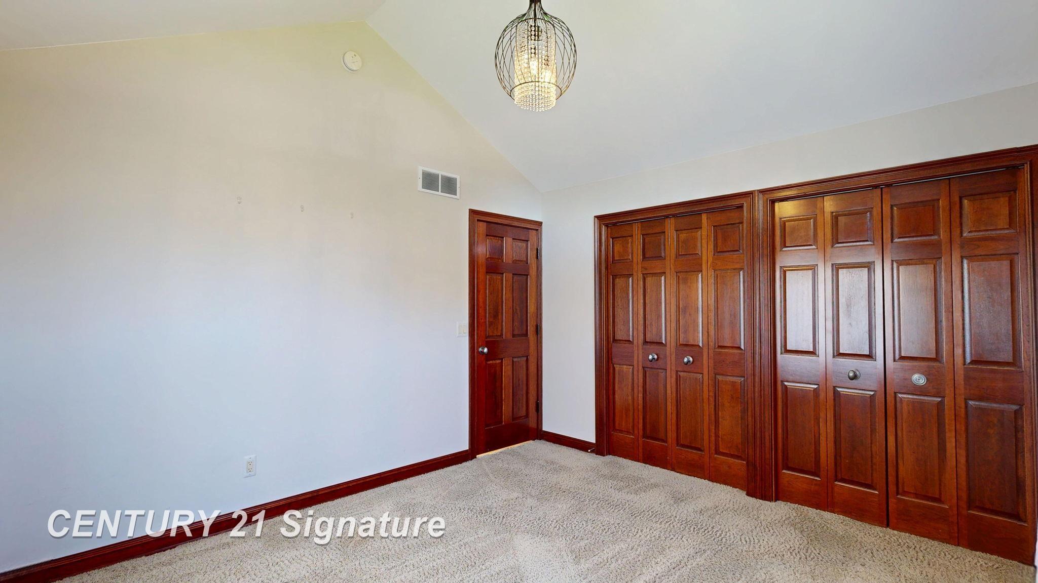 Fenton, Michigan, 48430, United States, 6 Bedrooms Bedrooms, ,4 BathroomsBathrooms,Residential,For Sale,1976063