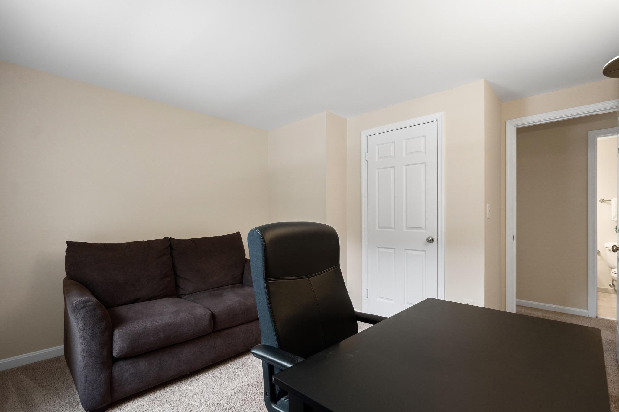  8943 Park Forest Drive, Springfield, VA, 22152 - 物件實景