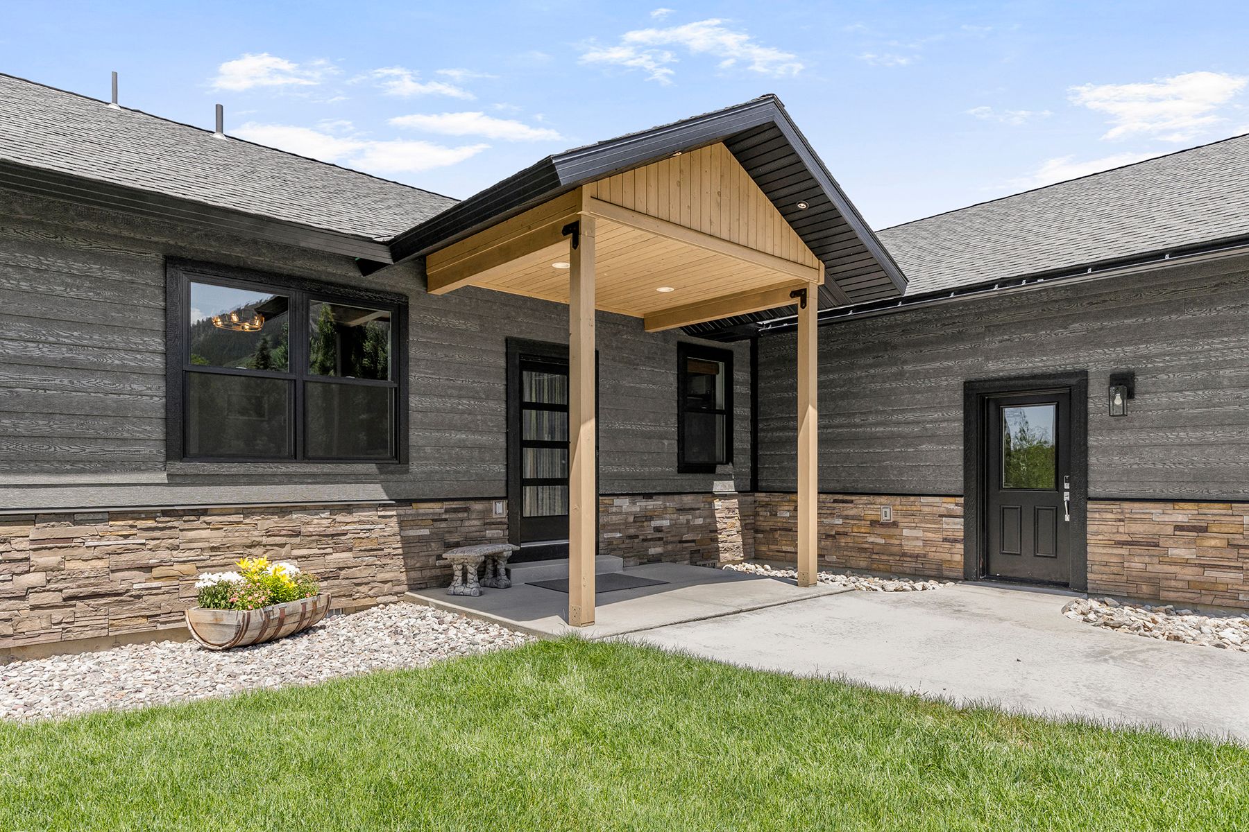  Cedar Creek Home - 物件實景