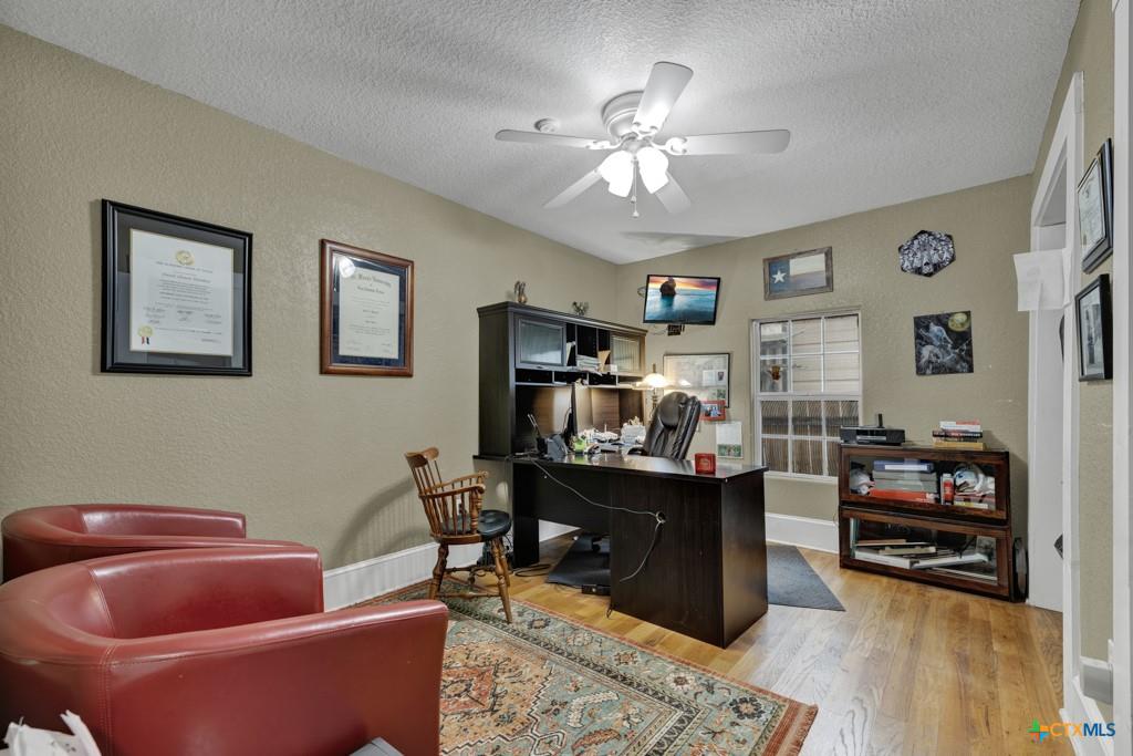 San Marcos, Texas, 78666, United States, 5 Bedrooms Bedrooms, ,1 BathroomBathrooms,Residential,For Sale,1944829