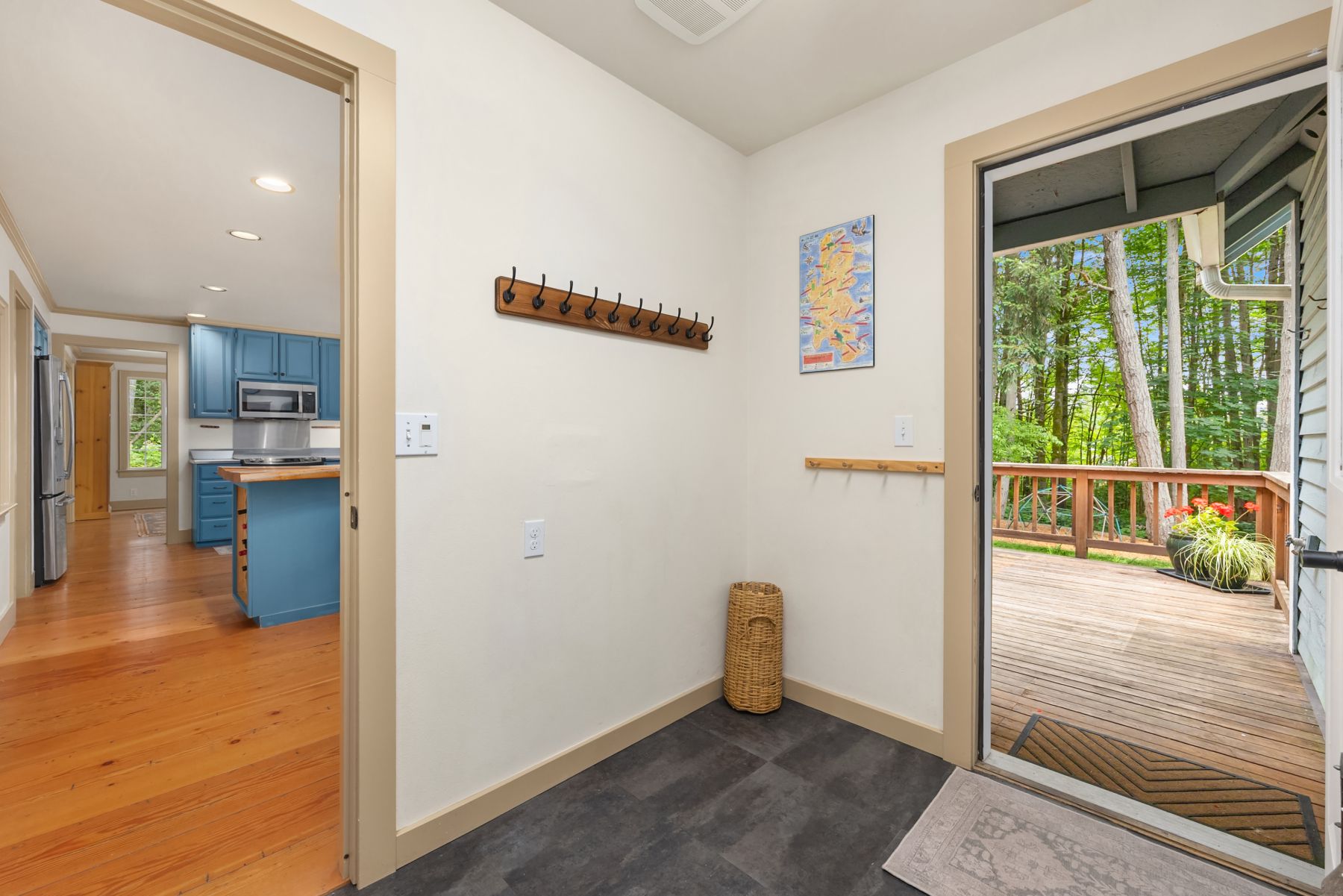  5249 Rose Ave NE, Bainbridge Island, WA 98110 - 物件實景