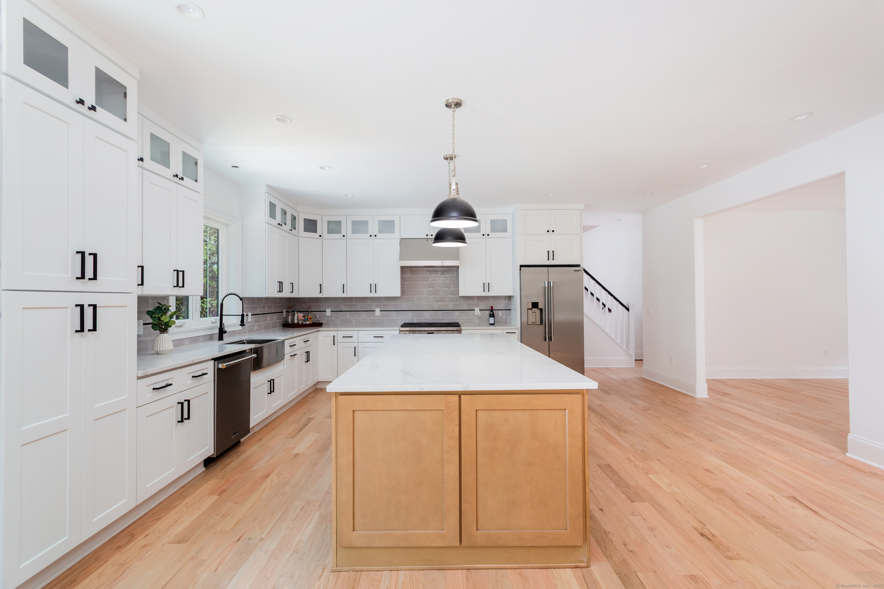 Stratford, Connecticut, 06614, United States, 4 Bedrooms Bedrooms, ,3 BathroomsBathrooms,Residential,For Sale,1906803