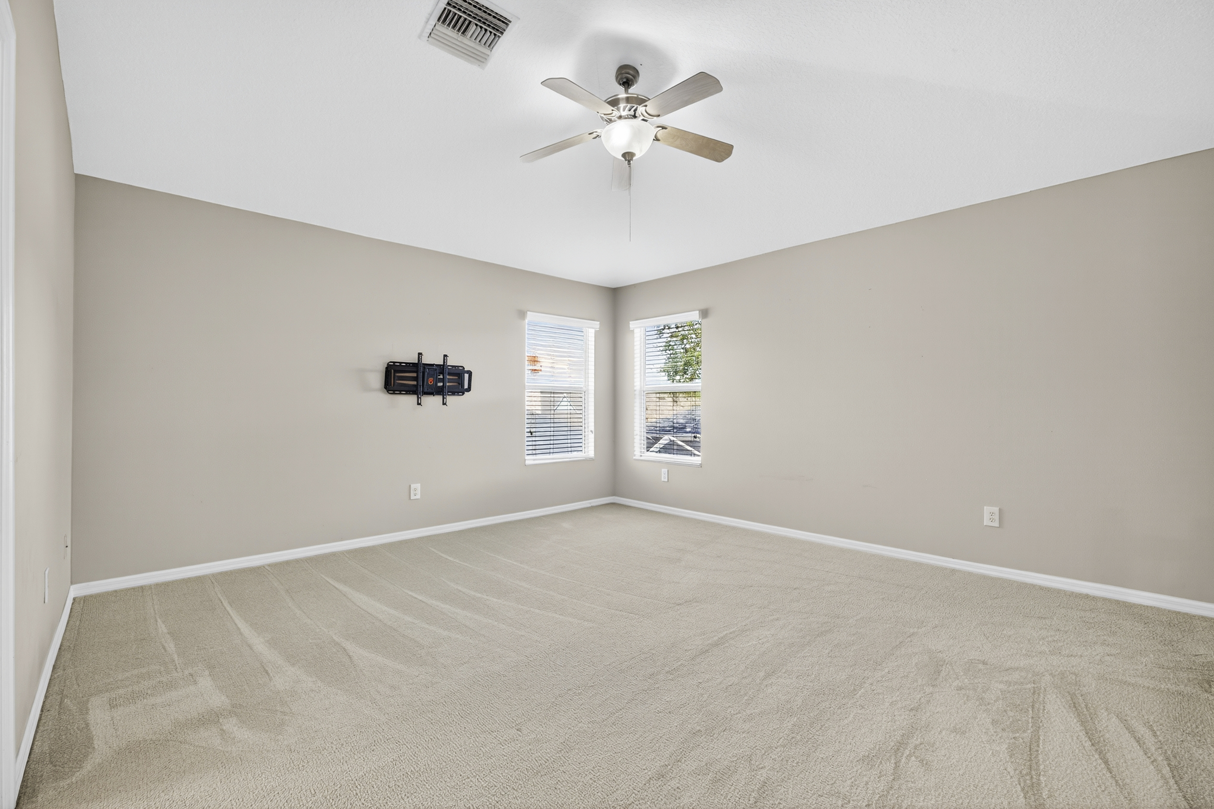 WESLEY CHAPEL, Florida, 33544, United States, 4 Bedrooms Bedrooms, ,3 BathroomsBathrooms,Residential,For Sale,1992443