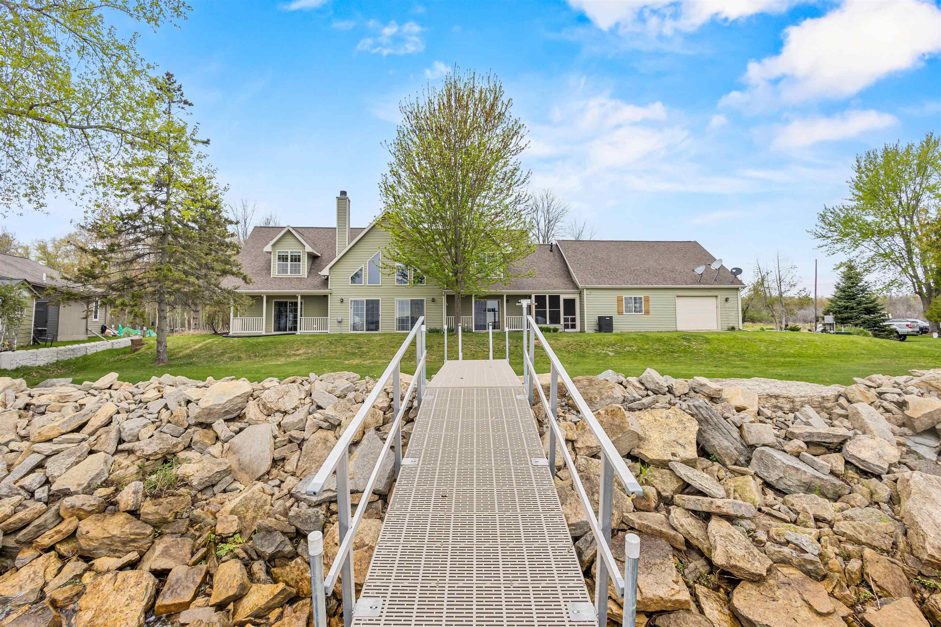 Oconto, Wisconsin, 54153, United States, 3 Bedrooms Bedrooms, ,3 BathroomsBathrooms,Residential,For Sale,2017329