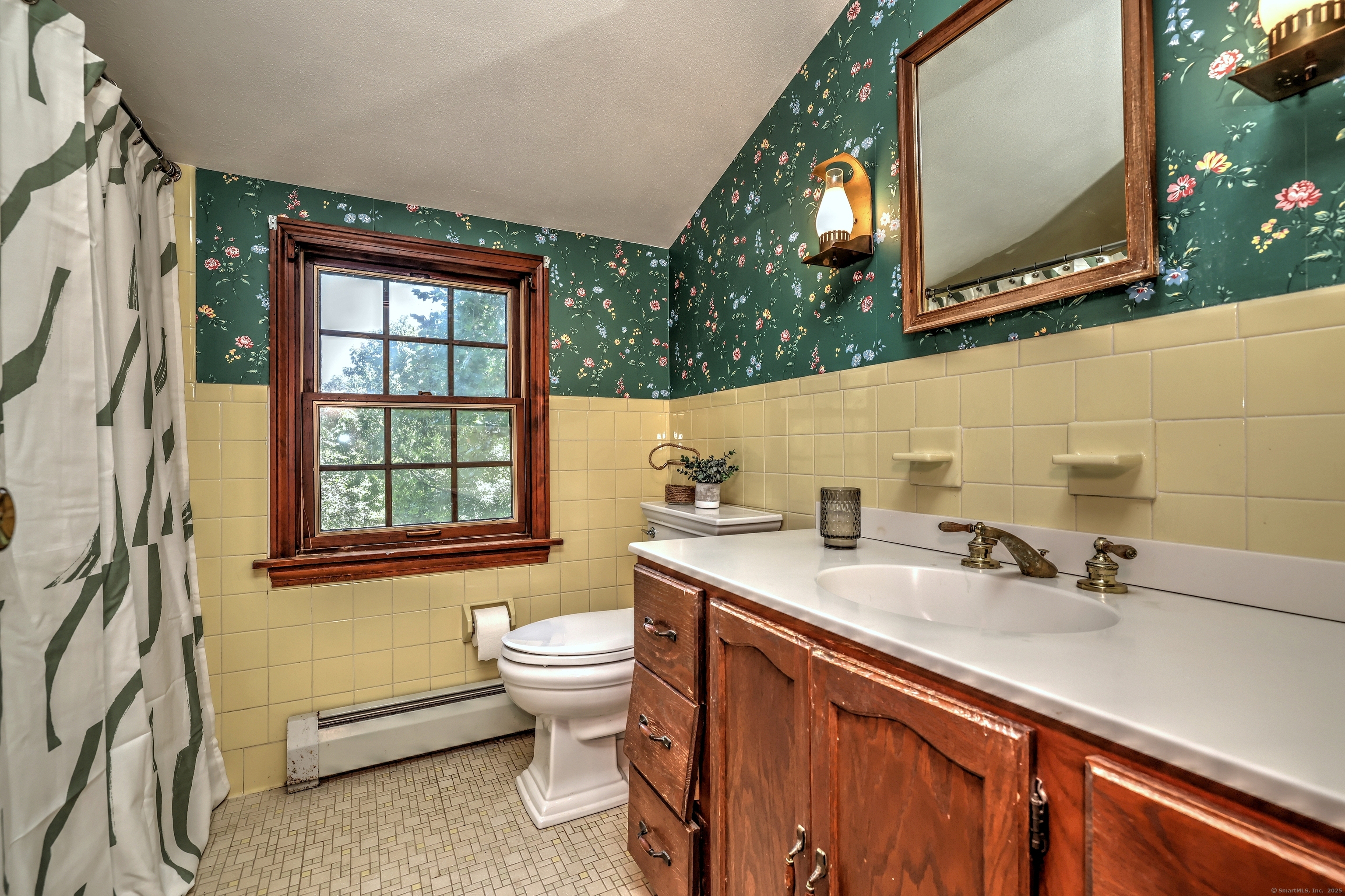Torrington, Connecticut, 06790, United States, 3 Bedrooms Bedrooms, ,2 BathroomsBathrooms,Residential,For Sale,1927244