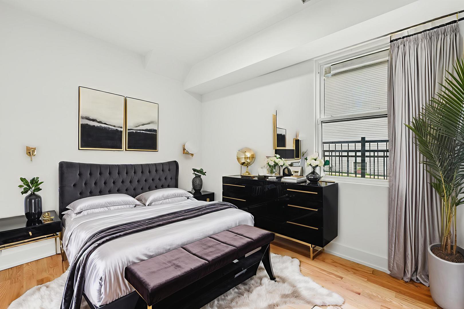 Chicago, Illinois, 60637, United States, 9 Bedrooms Bedrooms, ,Residential,For Sale,1860039