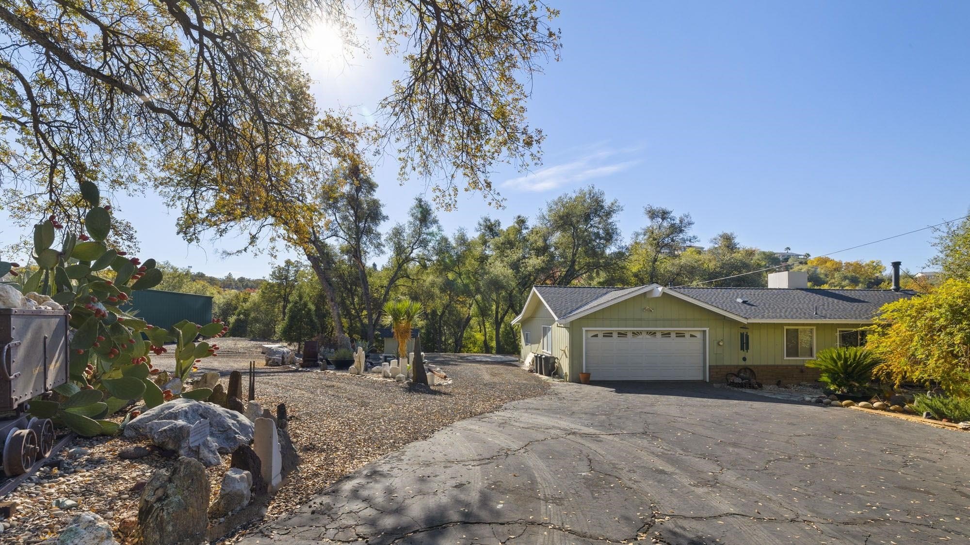 Sonora, California, 95370, United States, ,Residential,For Sale,2010802