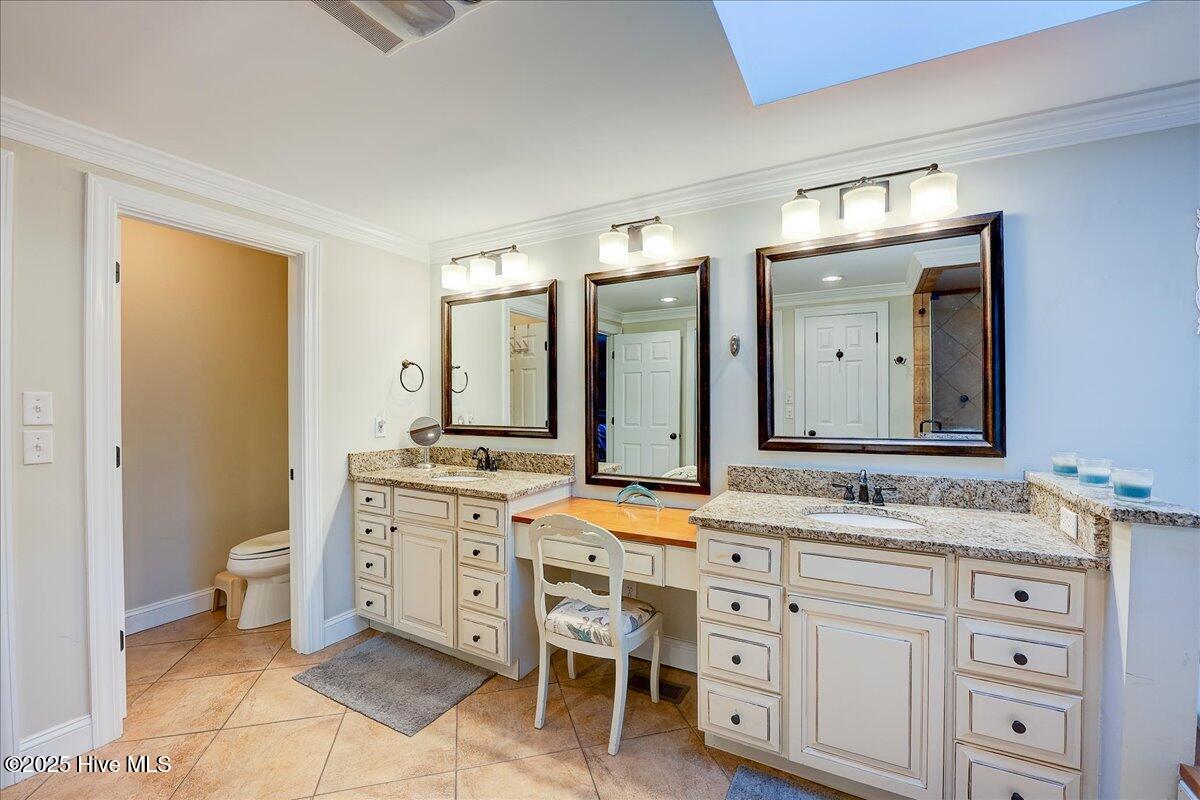 Trent Woods, North Carolina, 28562, United States, 4 Bedrooms Bedrooms, ,3 BathroomsBathrooms,Residential,For Sale,1997785