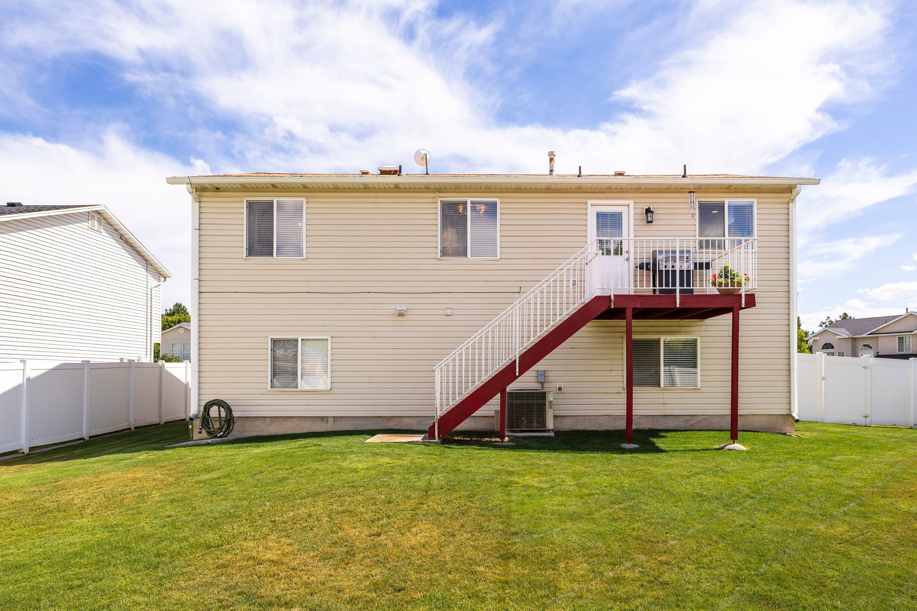  Updated 4-Bed with RV Parking, Mountain Views, and Large Fenced Backyard - 物件實景