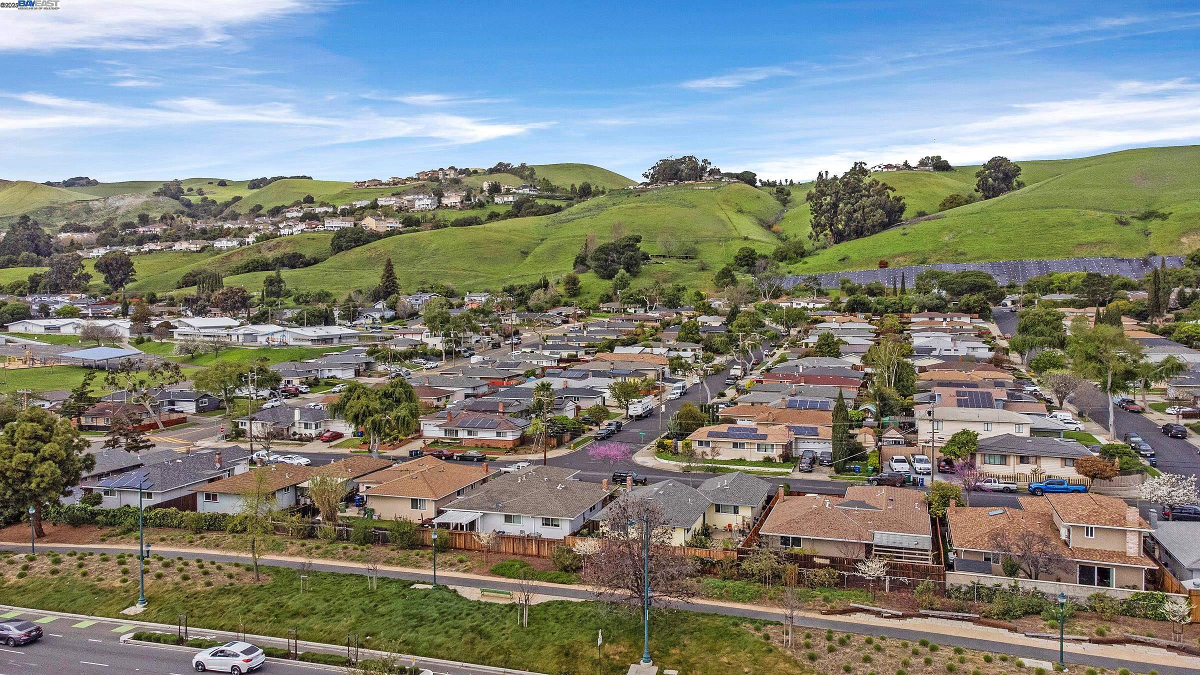 Hayward, California, 94544, United States, 6 Bedrooms Bedrooms, ,2 BathroomsBathrooms,Residential,For Sale,1868213