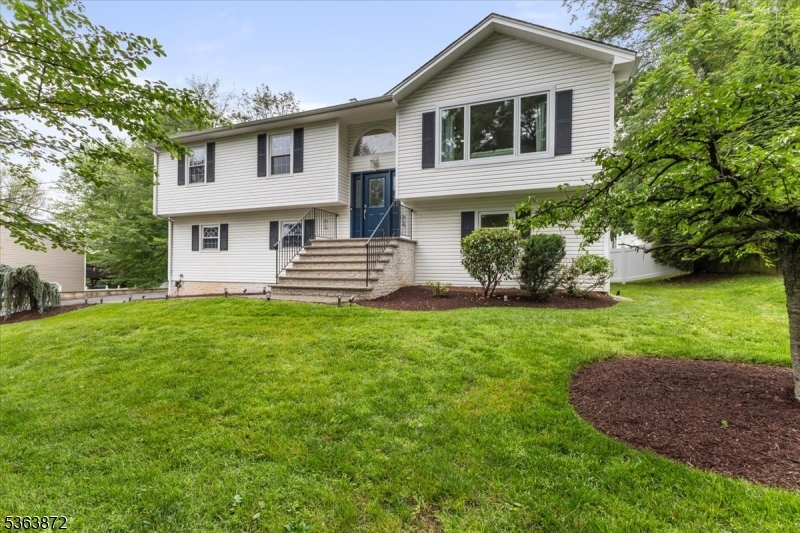 Berkeley Heights, New Jersey, 07922, United States, 4 Bedrooms Bedrooms, ,3 BathroomsBathrooms,Residential,For Sale,1931712