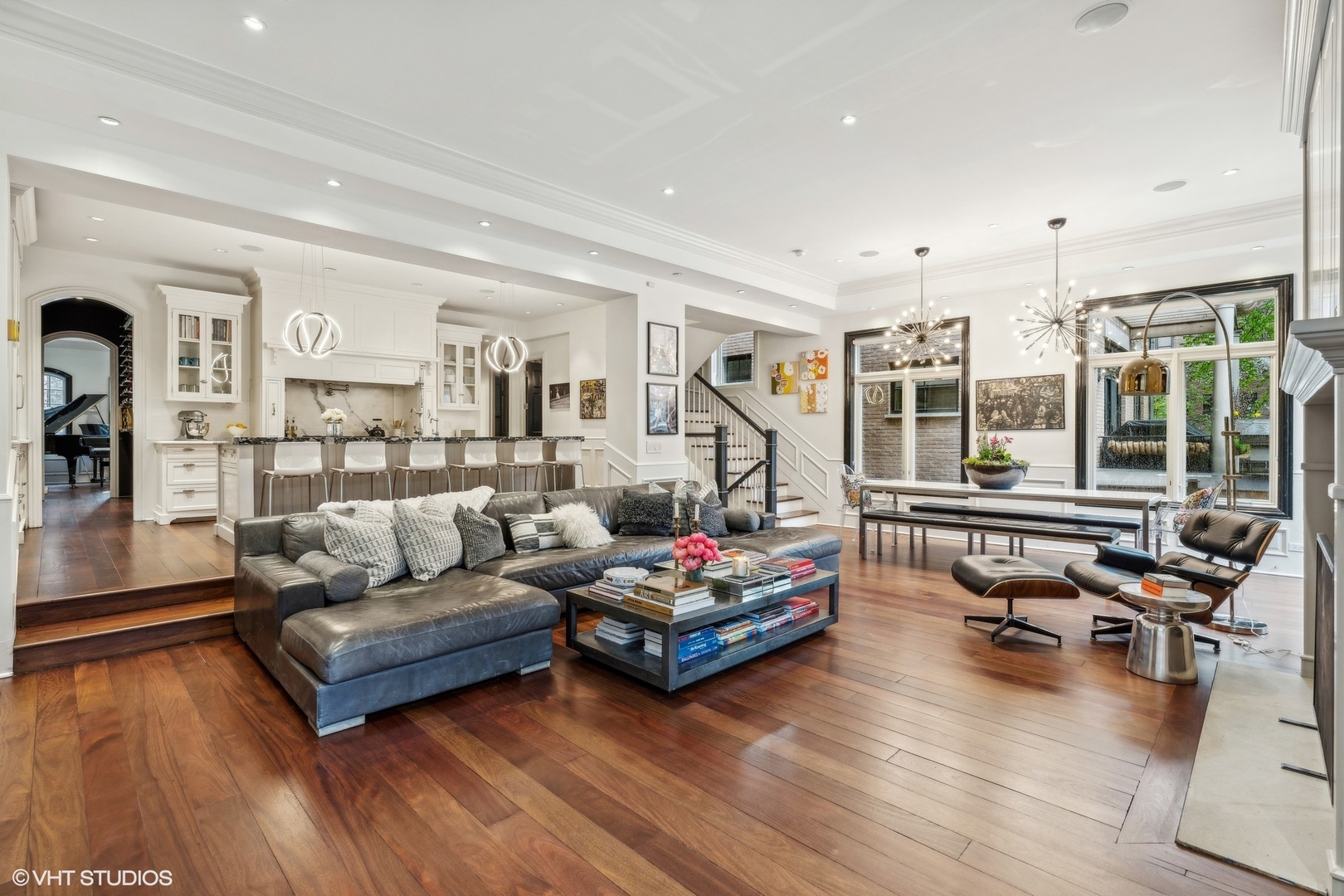 3830 N Wayne Avenue, Chicago, Illinois, 60613, United States, 6 Bedrooms Bedrooms, ,6 BathroomsBathrooms,Residential,For Sale,3830 N Wayne Avenue,1628817