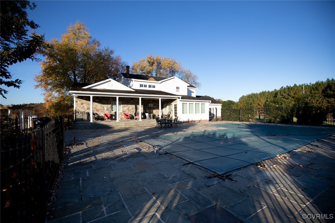 Crewe, Virginia, 23930, United States, 5 Bedrooms Bedrooms, ,4 BathroomsBathrooms,Residential,For Sale,1887087
