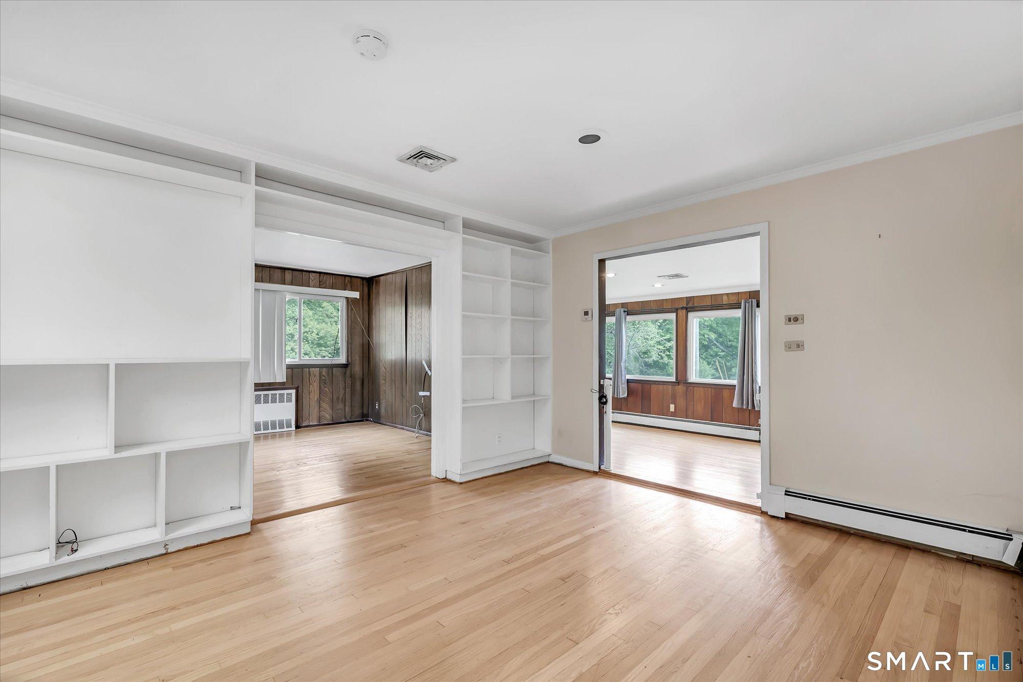 Trumbull, Connecticut, 06611, United States, 3 Bedrooms Bedrooms, ,2 BathroomsBathrooms,Residential,For Sale,2048685