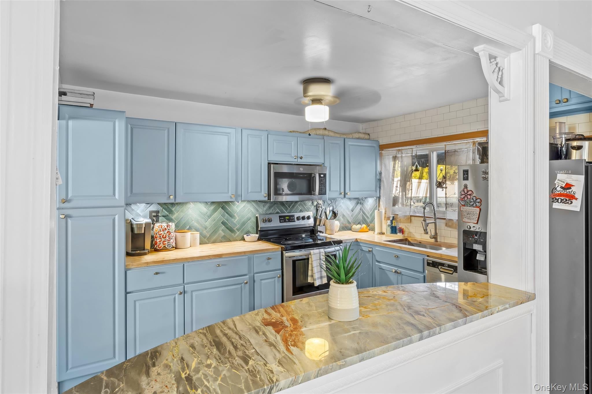Farmingville, New York, 11738, United States, 4 Bedrooms Bedrooms, ,2 BathroomsBathrooms,Residential,For Sale,1928203