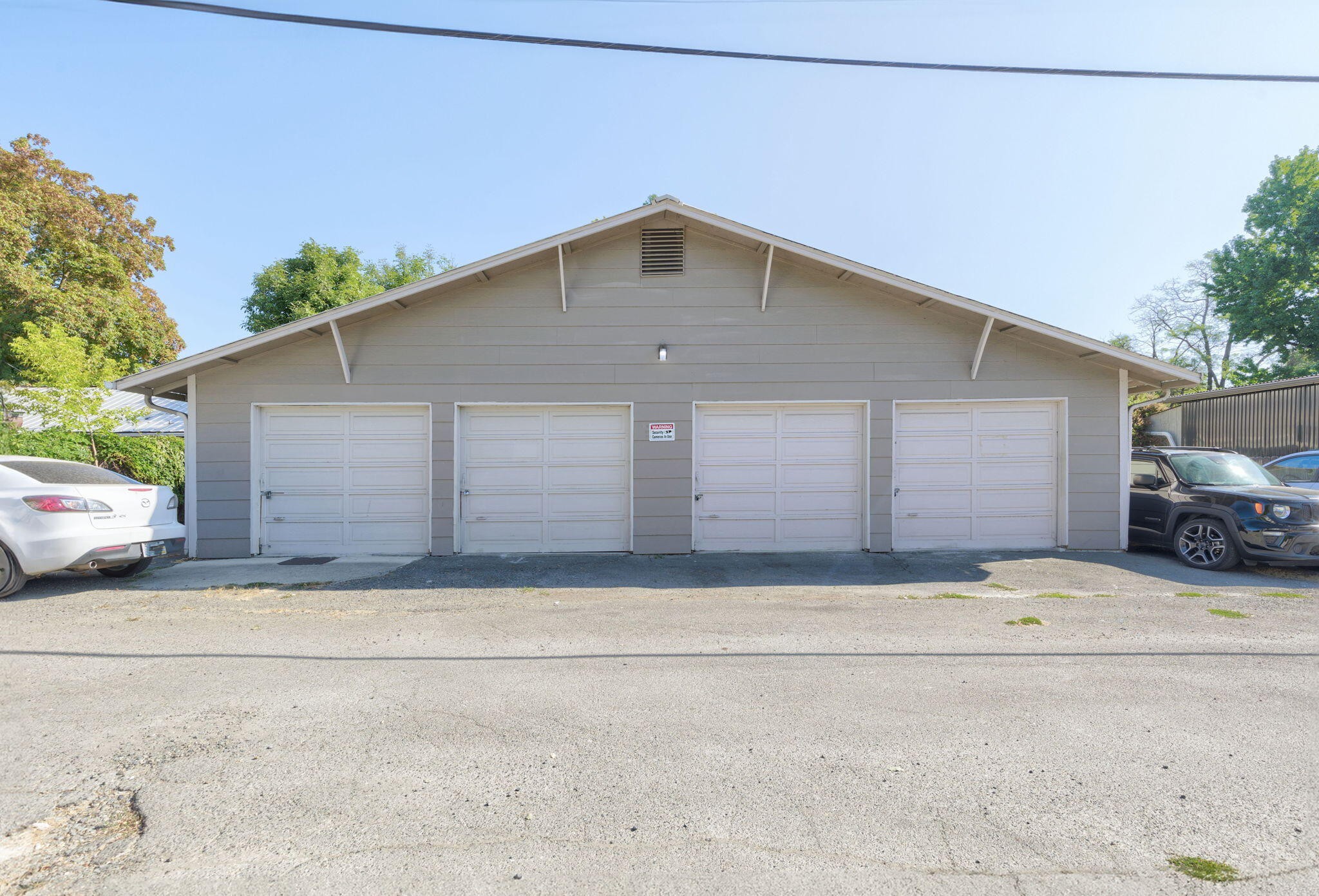 Grants Pass, Oregon, 97526, United States, ,Residential,For Sale,1916404