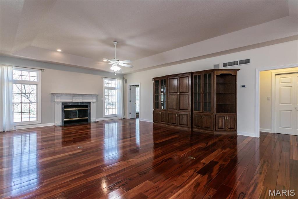 Glen Carbon, Illinois, 62034, United States, 3 Bedrooms Bedrooms, ,4 BathroomsBathrooms,Residential,For Sale,1840876