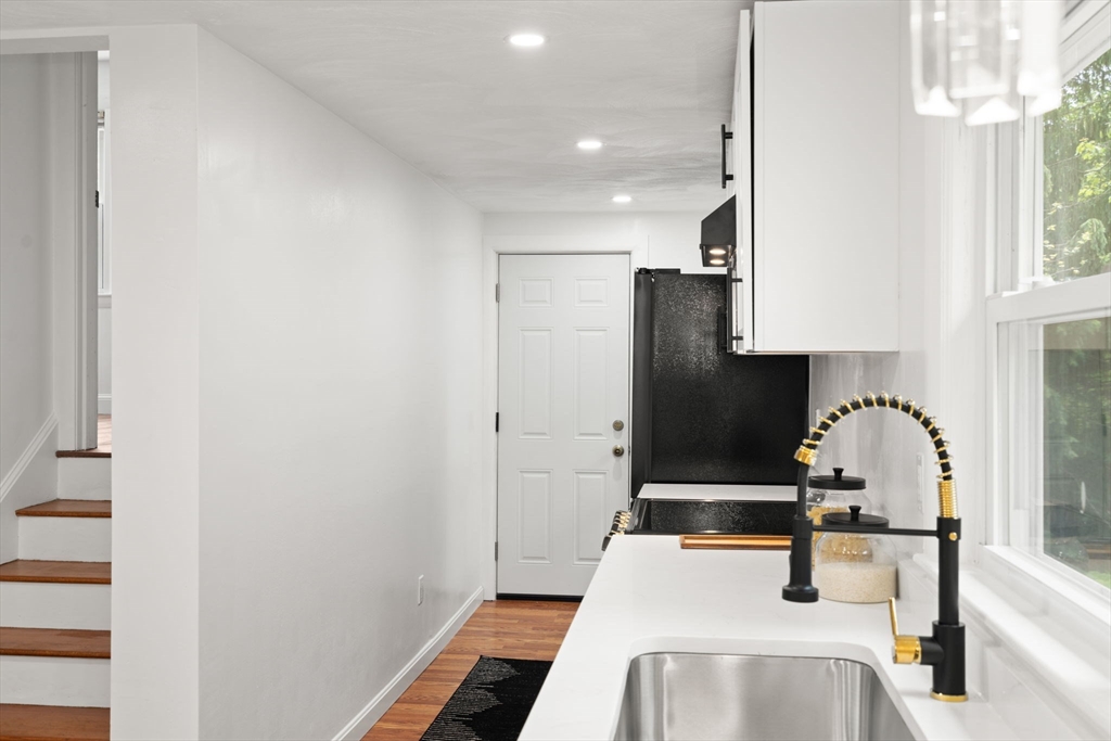 Needham, Massachusetts, 02492, United States, 3 Bedrooms Bedrooms, ,2 BathroomsBathrooms,Residential,For Sale,1847293